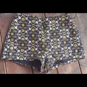 Forever 21 Black Aztec high waist shorts Small